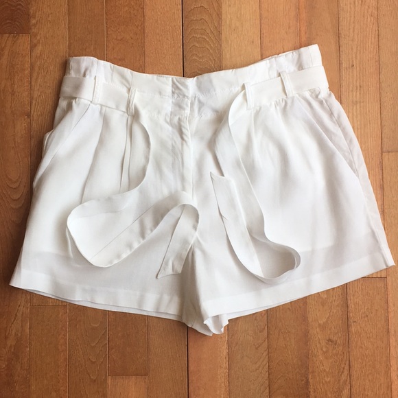 BCBGMaxAzria Pants - BCBG OFF WHITE PLEATED BELTED SHORTS 4 A2M